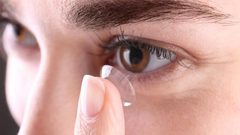 10 حقائق يجب معرفتها قبل تطبيق العدسات اللاصقة