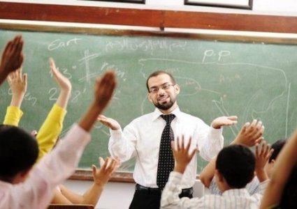 للمعلمين الراغبين بالعمل في الكويت