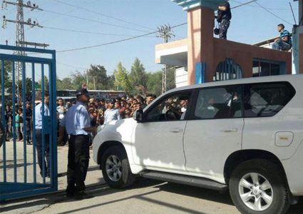 نائب ميلادينوف و3 من مساعديه يصلون غزة