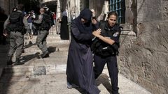 شرطة الاحتلال تعتقل فلسطينيين في القدس