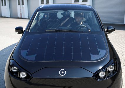 ألمانيا تختبر سيارة كهربائية تعمل بالطاقة الشمسية