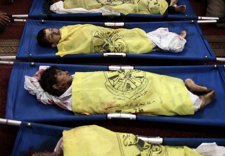 جثامين شهداء آل بكر الأطفال