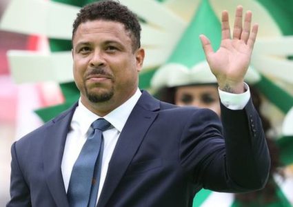 "رونالدو" البرازيلي يغادر المستشفى