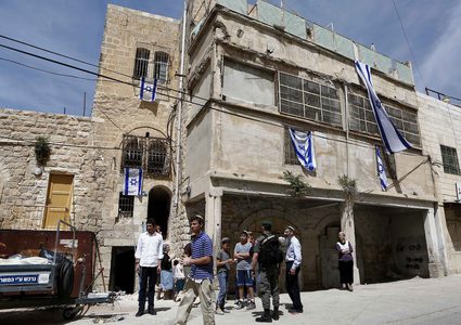 تحركات كبيرة للمستوطنين قرب الحرم الإبراهيمي