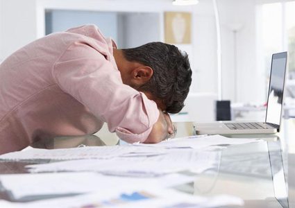 ما هو الاحتراق النفسي عند الموظفين وما أسبابه؟