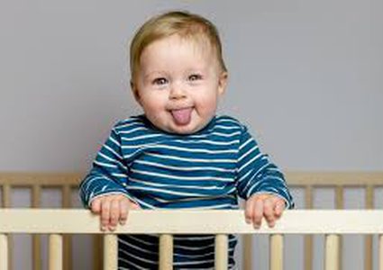 رضيع "يعود للحياة" بالتبريد بعد توقفه عن التنفس!