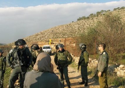 الاحتلال يطرد أربع عائلات من خربة يرزة