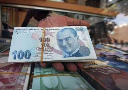 الليرة التركية تهبط مجددا بعد تحسن طفيف