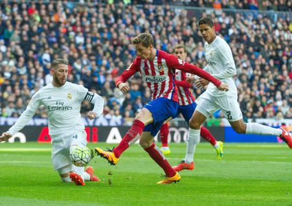 أتلتيكو يهزم ريال مدريد خارج الملعب للمرة الأولى