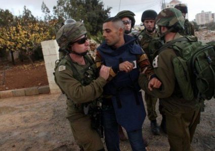 نقل الأسير الصحفي علي دار علي إلى معتقل عوفر