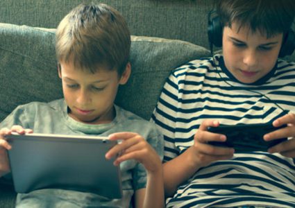 مخاطر ألعاب الفيديو على صحة الأطفال