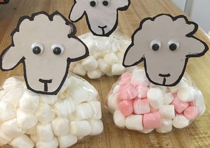 طريقة طريفة لتقديم حلوى العيد للأطفال