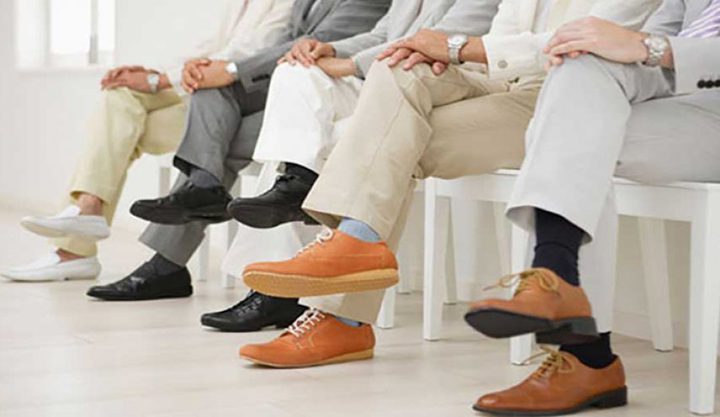 الجلوس بوضع ساق على الأخرى أخطر مما تتصور