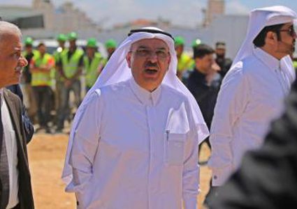 قناة عبرية: العمادي التقى سرا مع ليبرمان