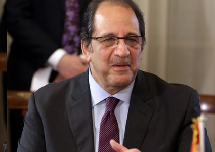 قناة عبرية تكشف تفاصيل زيارة عباس كامل لتل أبيب