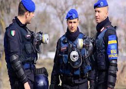 رفض نقل زوجته بسيارة إسعاف طاقمها ذكور!