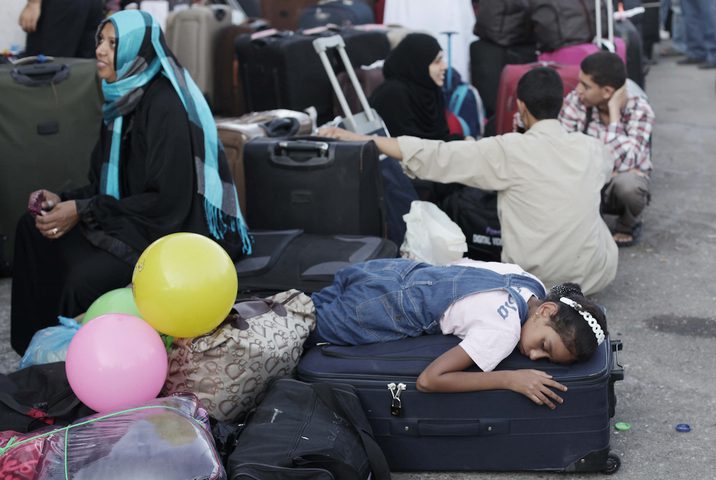 100 عالق سيبقون أمام معبر رفح حتى الأحد