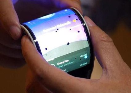 هل ستصبح "سامسونغ" أول من يطلق هاتفاً قابلاً للطي؟