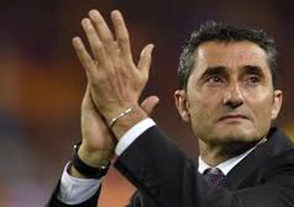 مدرب برشلونة: لن نفضل بطولة على أخرى