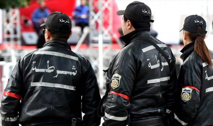 موقف مؤثر لمساعدة عجوز تعرضت للسرقة