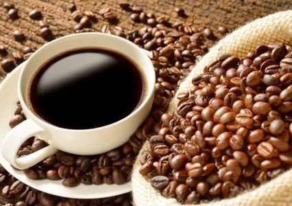 أعراض الإفراط في شرب القهوة