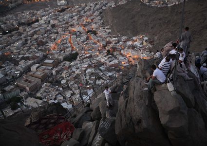 الأوضاع مستقرة في مكة والحجاج يتوافدون إلى عرفات