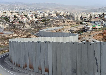 الاحتلال يسلم إخطارات غرب جنين