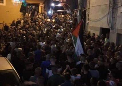 اهالي ام الفحم يشيعون جثمان الشهيد محاميد