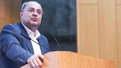 الطيبي: الذي أُزيح عن طاولة المفاوضات هو ترامب