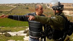 الاحتلال يخطر بهدم منزل في بلدة الخضر