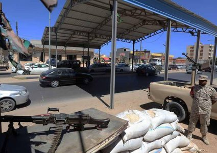 ليبيا.. مقتل 4 بهجوم على نقطة تفتيش شرقي طرابلس