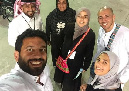 صور: نجوم الفن يؤدون مناسك الحج