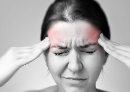 8 عادات خاطئة تسبب الصداع.. حاول تجنبها