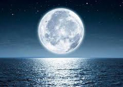 اكتشاف مياه على سطح القمر