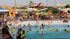 العيد يعيد الحياة لملاهي غزة