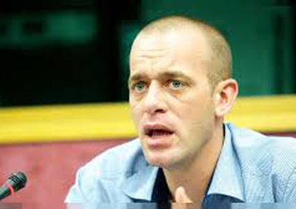 فرنسا قلقة من استمرار اعتقال أحد مواطنيها