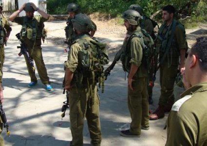 الاحتلال يستولي على معدات بناء في مسافر يطا