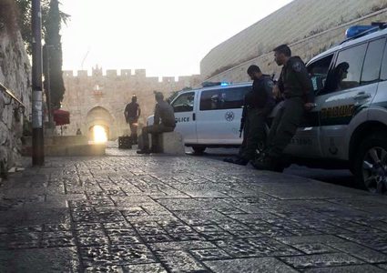 الاحتلال يغلق باب الأسباط بالقدس