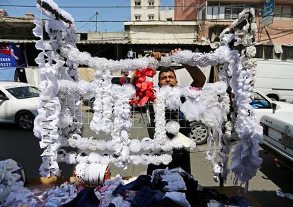 تحضيرات أسواق غزة للعام الدراسي الجديد