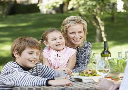 التواصل مع الأطفال في سن مبكرة يطور أدمغتهم