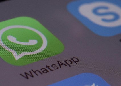 بعض رسائل الواتساب لن تكون مجانية