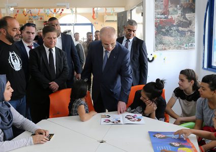 رئيس الوزراء الفلسطيني ، الدكتور رامي حمدالله ، يحضر افتتاح المركز الوطني لإعادة التأهيل ، في مدينة بيت لحم بالضفة الغربية