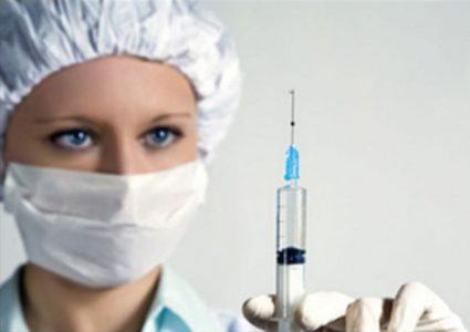 ممرضة تواجه رجل مسلح في مشفى!