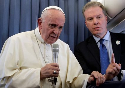 البابا يرفض الرد على أسقف اتّهمه بالتجاوزات