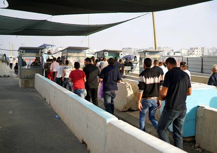الاحتلال يعرقل دخول المصلين إلى الأقصى