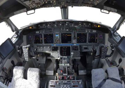 طائرتك العملاقة يقودها "طيار واحد"!