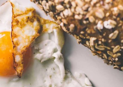 العلم ينسف "الوهم التاريخي" عن تناول البيض