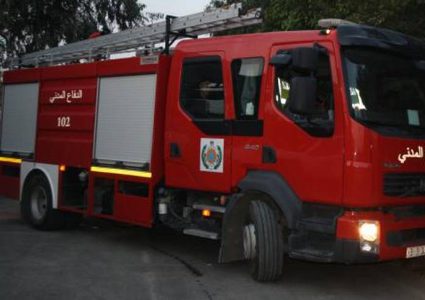 الدفاع المدني يخمد حريقا بمسجد في نابلس