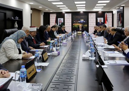 الحكومة تدعو حماس للاستجابة لخطة الرئيس للمصالحة