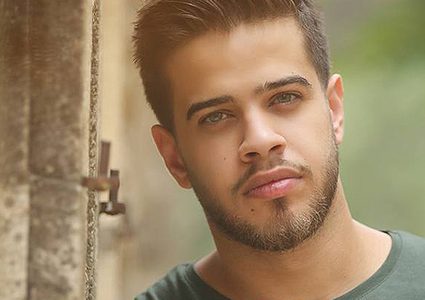 أدهم النابلسي متهم بالتطبيع مع الاحتلال